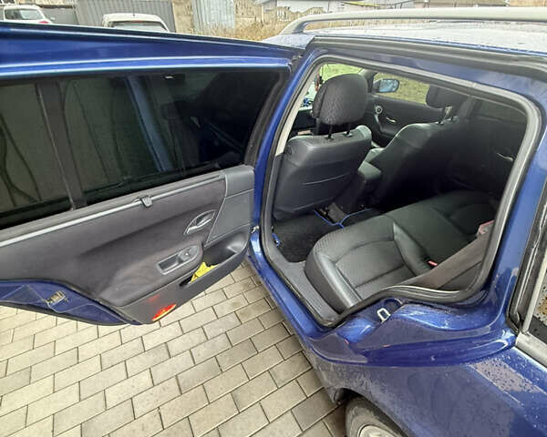 Синий Рено Лагуна, объемом двигателя 1.9 л и пробегом 391 тыс. км за 5300 $, фото 3 на Automoto.ua