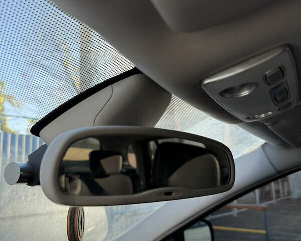 Рено Лагуна 2008 в Киеве на Automoto.ua Синий Рено Лагуна, объемом двигателя 1.46 л и пробегом 285 тыс. км за 7000 $, фото 52 на Automoto.ua