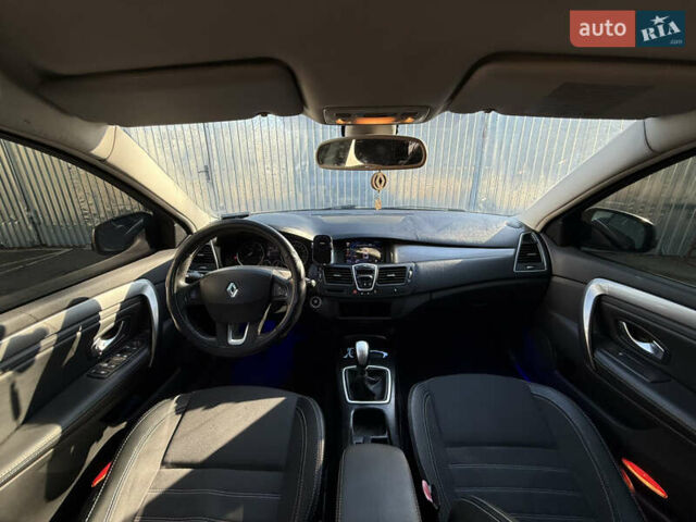 Рено Лагуна 2008 в Киеве на Automoto.ua Синий Рено Лагуна, объемом двигателя 1.46 л и пробегом 285 тыс. км за 7000 $, фото 38 на Automoto.ua