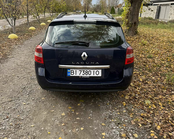 Рено Лагуна 2008 в Кременчуге на Automoto.ua Синий Рено Лагуна, объемом двигателя 2 л и пробегом 300 тыс. км за 6200 $, фото 3 на Automoto.ua