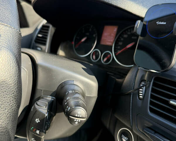 Рено Лагуна 2008 в Киеве на Automoto.ua Синий Рено Лагуна, объемом двигателя 1.46 л и пробегом 285 тыс. км за 7000 $, фото 44 на Automoto.ua