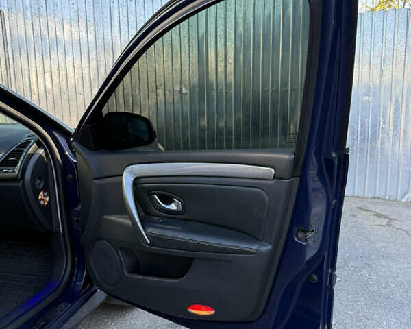 Рено Лагуна 2008 в Киеве на Automoto.ua Синий Рено Лагуна, объемом двигателя 1.46 л и пробегом 285 тыс. км за 7000 $, фото 18 на Automoto.ua