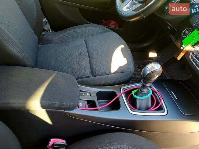 Синій Рено Лагуна, об'ємом двигуна 2 л та пробігом 250 тис. км за 6700 $, фото 5 на Automoto.ua