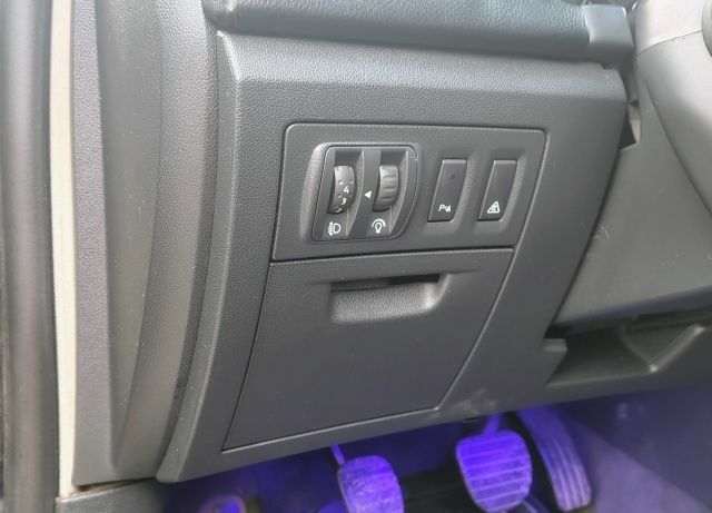 Рено Лагуна 2008 в Каменское - Днепродзержинск на Automoto.ua Синий Рено Лагуна, объемом двигателя 1.5 л и пробегом 276 тыс. км за 6500 $, фото 10 на Automoto.ua