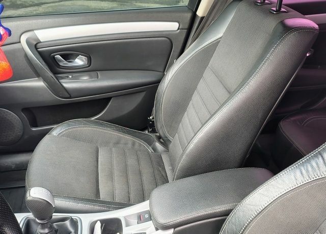 Рено Лагуна 2008 в Каменское - Днепродзержинск на Automoto.ua Синий Рено Лагуна, объемом двигателя 1.5 л и пробегом 276 тыс. км за 6500 $, фото 11 на Automoto.ua