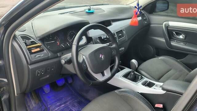 Синий Рено Лагуна, объемом двигателя 1.46 л и пробегом 276 тыс. км за 5999 $, фото 4 на Automoto.ua