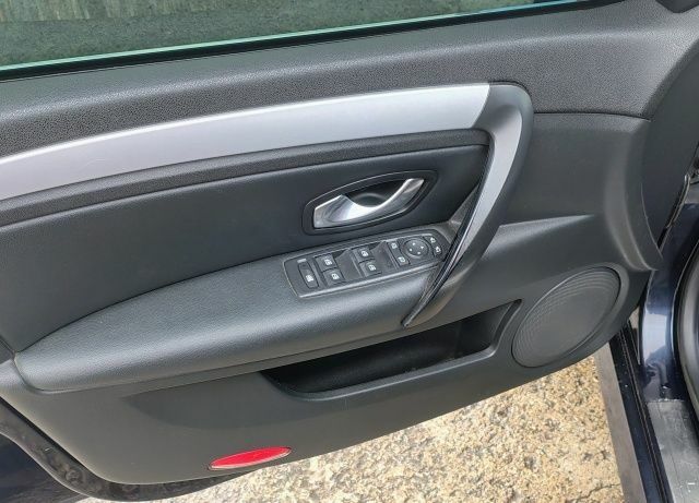 Рено Лагуна 2008 в Каменское - Днепродзержинск на Automoto.ua Синий Рено Лагуна, объемом двигателя 1.5 л и пробегом 276 тыс. км за 6500 $, фото 8 на Automoto.ua