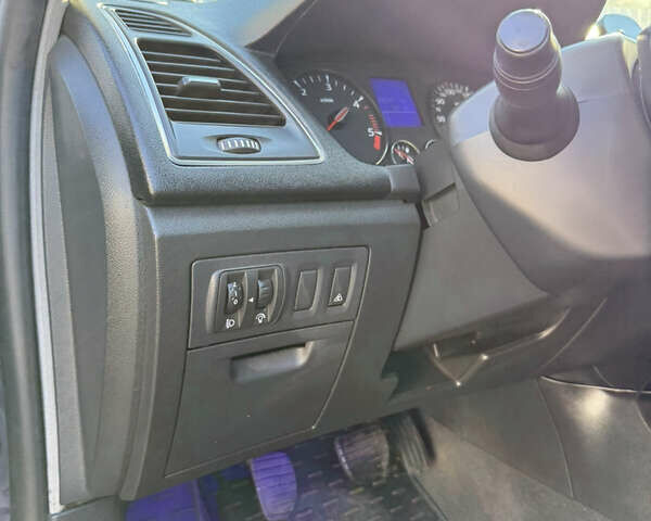 Рено Лагуна 2008 в Киеве на Automoto.ua Синий Рено Лагуна, объемом двигателя 1.46 л и пробегом 285 тыс. км за 7000 $, фото 30 на Automoto.ua