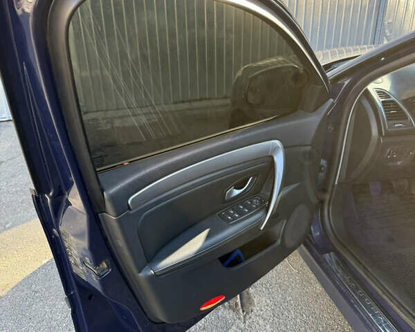 Рено Лагуна 2008 в Киеве на Automoto.ua Синий Рено Лагуна, объемом двигателя 1.46 л и пробегом 285 тыс. км за 7000 $, фото 27 на Automoto.ua