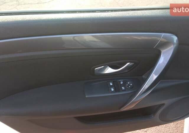 Синий Рено Лагуна, объемом двигателя 1.46 л и пробегом 167 тыс. км за 6850 $, фото 14 на Automoto.ua