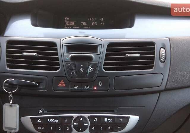 Синий Рено Лагуна, объемом двигателя 1.46 л и пробегом 167 тыс. км за 6850 $, фото 16 на Automoto.ua