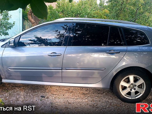 Синій Рено Лагуна, об'ємом двигуна 1.5 л та пробігом 300 тис. км за 6800 $, фото 4 на Automoto.ua