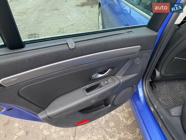 Синий Рено Лагуна, объемом двигателя 2 л и пробегом 296 тыс. км за 7000 $, фото 16 на Automoto.ua
