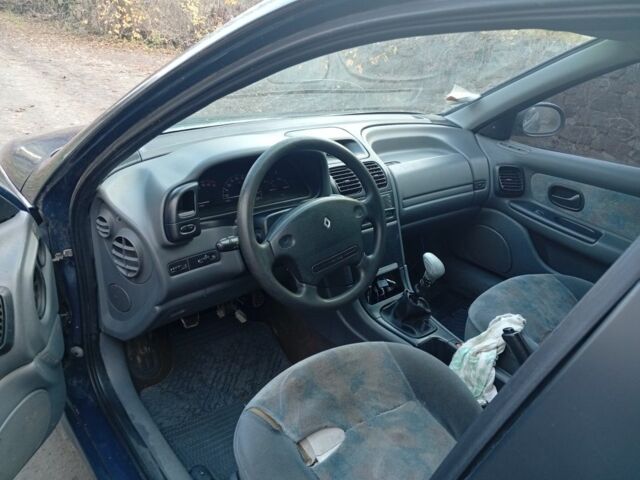 Синий Рено Лагуна, объемом двигателя 2 л и пробегом 200 тыс. км за 850 $, фото 4 на Automoto.ua