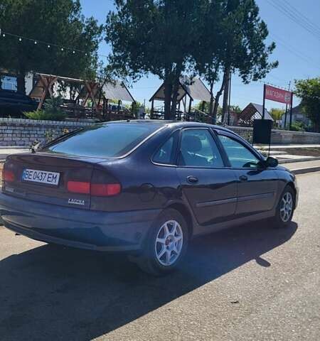 Синий Рено Лагуна, объемом двигателя 1.79 л и пробегом 300 тыс. км за 1850 $, фото 1 на Automoto.ua