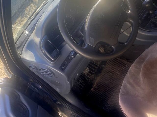 Синий Рено Лагуна, объемом двигателя 1.8 л и пробегом 340 тыс. км за 1350 $, фото 6 на Automoto.ua