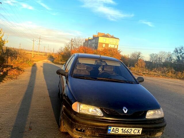 Синий Рено Лагуна, объемом двигателя 1.8 л и пробегом 340 тыс. км за 1350 $, фото 1 на Automoto.ua