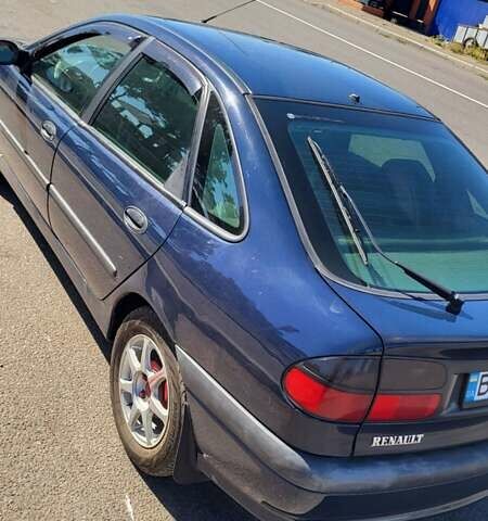 Синий Рено Лагуна, объемом двигателя 1.79 л и пробегом 300 тыс. км за 1850 $, фото 9 на Automoto.ua