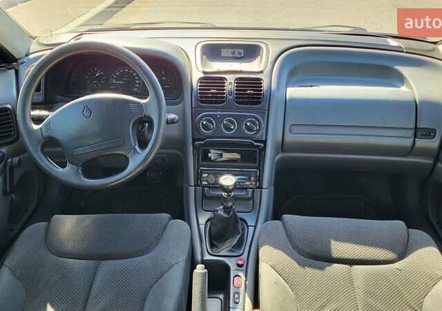 Синий Рено Лагуна, объемом двигателя 1.79 л и пробегом 300 тыс. км за 1850 $, фото 11 на Automoto.ua