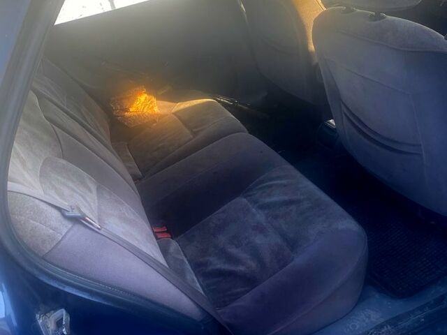 Синий Рено Лагуна, объемом двигателя 1.8 л и пробегом 340 тыс. км за 1350 $, фото 3 на Automoto.ua