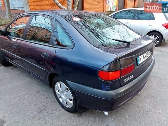 Синий Рено Лагуна, объемом двигателя 1.8 л и пробегом 165 тыс. км за 2700 $, фото 1 на Automoto.ua