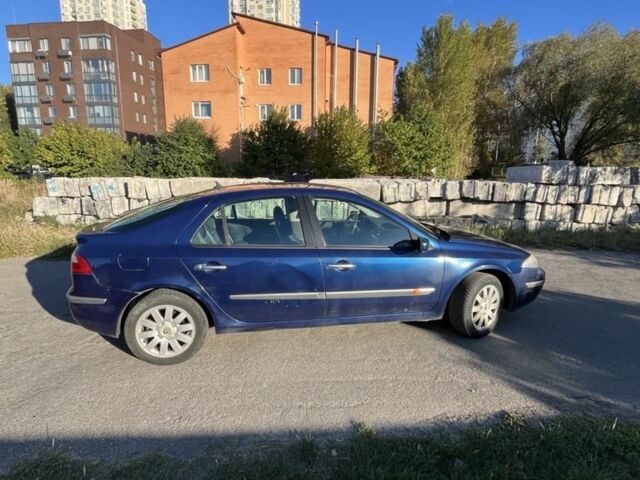 Синий Рено Лагуна, объемом двигателя 1.8 л и пробегом 171 тыс. км за 1500 $, фото 4 на Automoto.ua