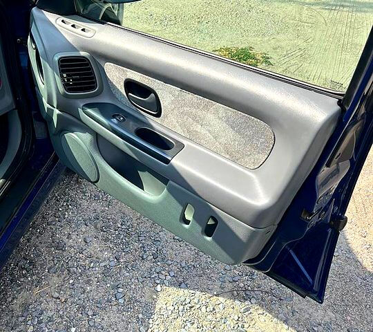 Синий Рено Лагуна, объемом двигателя 1.8 л и пробегом 246 тыс. км за 3900 $, фото 8 на Automoto.ua