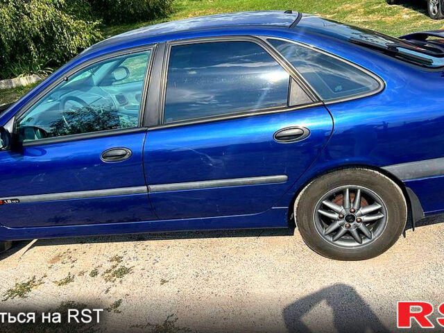 Синий Рено Лагуна, объемом двигателя 1.8 л и пробегом 246 тыс. км за 3900 $, фото 5 на Automoto.ua