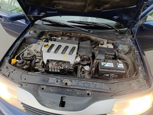 Синий Рено Лагуна, объемом двигателя 1.6 л и пробегом 326 тыс. км за 3300 $, фото 5 на Automoto.ua