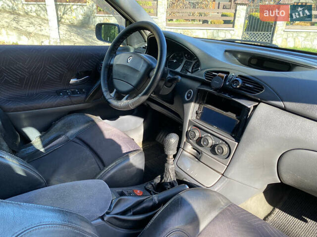 Синий Рено Лагуна, объемом двигателя 1.9 л и пробегом 380 тыс. км за 2650 $, фото 23 на Automoto.ua