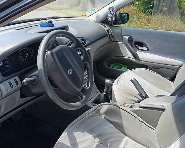 Синий Рено Лагуна, объемом двигателя 1.78 л и пробегом 120 тыс. км за 3500 $, фото 2 на Automoto.ua