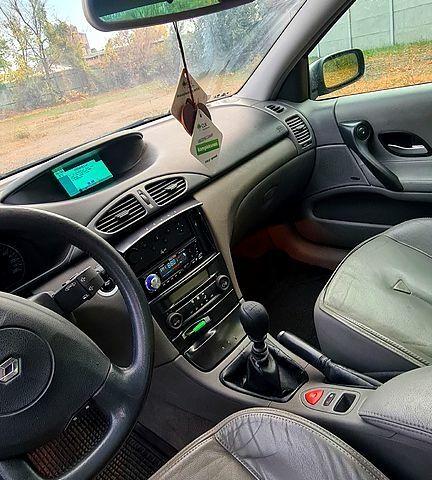 Синий Рено Лагуна, объемом двигателя 1.9 л и пробегом 280 тыс. км за 2500 $, фото 5 на Automoto.ua