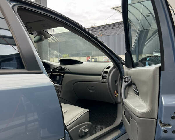 Рено Лагуна 2003 в Хмельницком на Automoto.ua Синий Рено Лагуна, объемом двигателя 2.9 л и пробегом 340 тыс. км за 3500 $, фото 7 на Automoto.ua