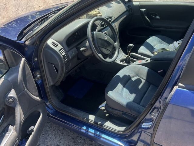 Синий Рено Лагуна, объемом двигателя 1.6 л и пробегом 333 тыс. км за 1050 $, фото 2 на Automoto.ua