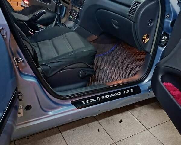 Синий Рено Лагуна, объемом двигателя 1.79 л и пробегом 213 тыс. км за 3700 $, фото 4 на Automoto.ua