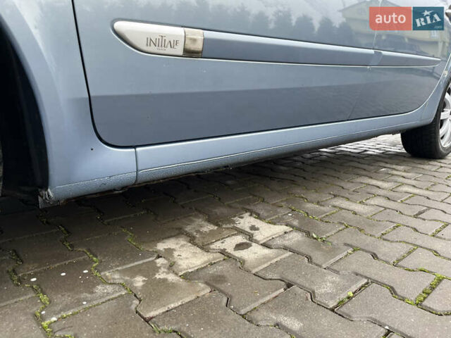 Синий Рено Лагуна, объемом двигателя 2.2 л и пробегом 324 тыс. км за 3600 $, фото 13 на Automoto.ua