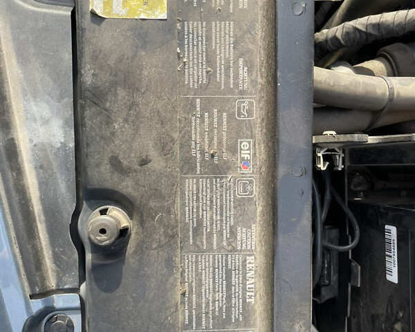 Синий Рено Лагуна, объемом двигателя 2 л и пробегом 323 тыс. км за 5700 $, фото 2 на Automoto.ua