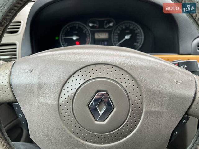 Синий Рено Лагуна, объемом двигателя 2.2 л и пробегом 324 тыс. км за 3600 $, фото 23 на Automoto.ua