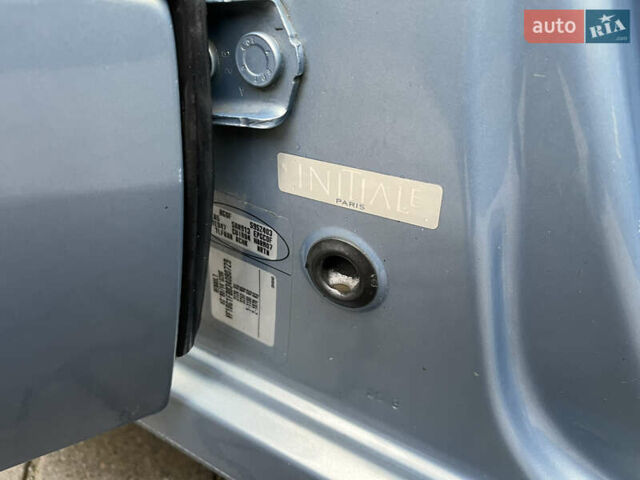 Синий Рено Лагуна, объемом двигателя 2.2 л и пробегом 324 тыс. км за 3600 $, фото 42 на Automoto.ua
