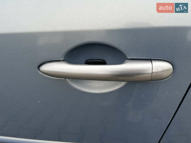 Синий Рено Лагуна, объемом двигателя 2.2 л и пробегом 324 тыс. км за 3600 $, фото 15 на Automoto.ua