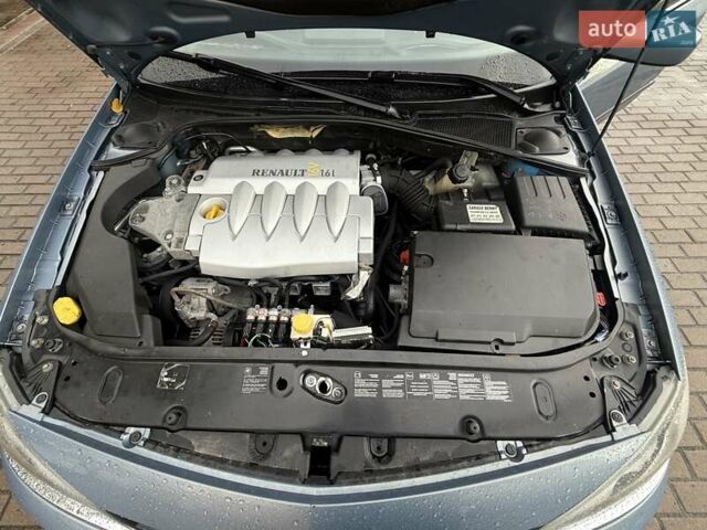 Рено Лагуна 2006 в Ровно на Automoto.ua Синий Рено Лагуна, объемом двигателя 1.6 л и пробегом 300 тыс. км за 3299 $, фото 18 на Automoto.ua