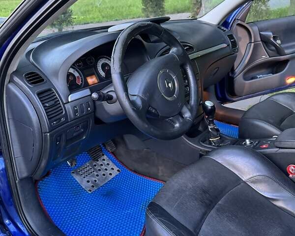 Рено Лагуна 2006 в Львове на Automoto.ua Синий Рено Лагуна, объемом двигателя 1.87 л и пробегом 419 тыс. км за 3700 $, фото 17 на Automoto.ua
