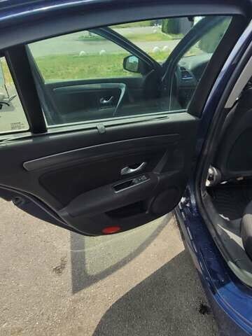 Синій Рено Лагуна, об'ємом двигуна 2 л та пробігом 221 тис. км за 5600 $, фото 14 на Automoto.ua