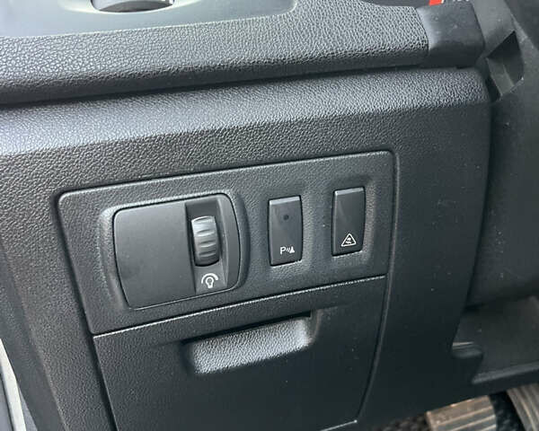 Синій Рено Лагуна, об'ємом двигуна 2 л та пробігом 246 тис. км за 6300 $, фото 16 на Automoto.ua