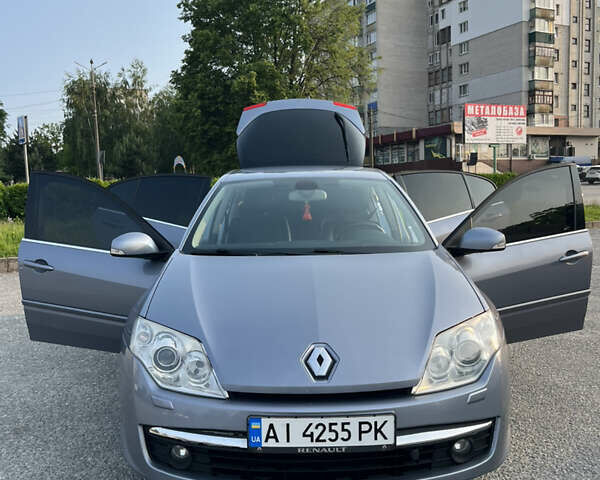 Синій Рено Лагуна, об'ємом двигуна 2 л та пробігом 246 тис. км за 6300 $, фото 5 на Automoto.ua