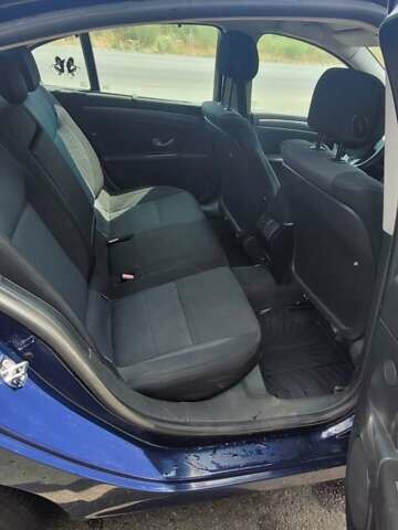 Синій Рено Лагуна, об'ємом двигуна 2 л та пробігом 221 тис. км за 5600 $, фото 1 на Automoto.ua