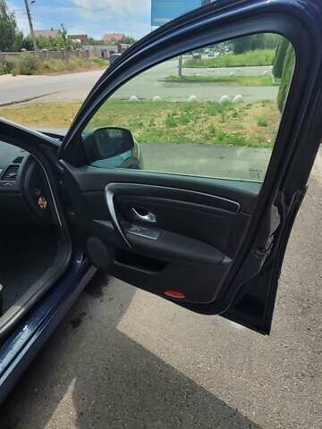 Синій Рено Лагуна, об'ємом двигуна 2 л та пробігом 221 тис. км за 5600 $, фото 4 на Automoto.ua