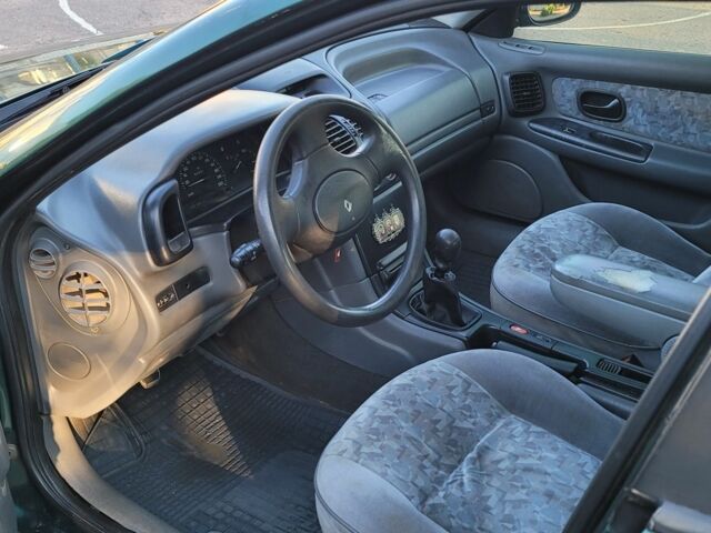 Зелений Рено Лагуна, об'ємом двигуна 2 л та пробігом 300 тис. км за 1500 $, фото 6 на Automoto.ua