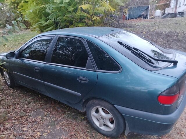 Рено Лагуна 1995 в Днепре (Днепропетровске) на Automoto.ua Зеленый Рено Лагуна, объемом двигателя 1.8 л и пробегом 353 тыс. км за 1000 $, фото 3 на Automoto.ua