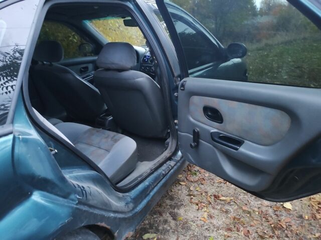 Рено Лагуна 1995 в Днепре (Днепропетровске) на Automoto.ua Зеленый Рено Лагуна, объемом двигателя 1.8 л и пробегом 353 тыс. км за 1000 $, фото 5 на Automoto.ua